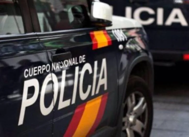 Adolescente de 17 años detenido tras presuntamente apuñalar a su madre adoptiva y a la mascota familiar en Badajoz