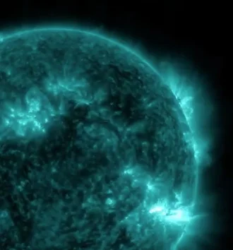 ¡El Sol vuelve a rugir! Una llamarada solar M8.8 desata su energía