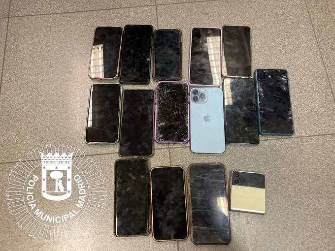 Tres detenidos por robo de teléfonos móviles en un festival en Barajas