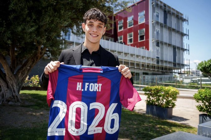 El Barça renueva a Héctor Fort hasta 2026: Apuesta por la cantera