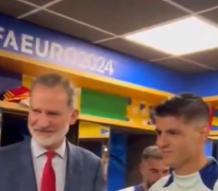 El Rey Felipe VI felicita a la Selección Española tras la victoria contra Italia