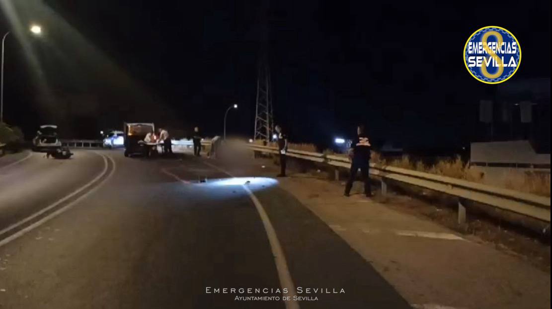 Motociclista fallecido y otro herido grave en Sevilla