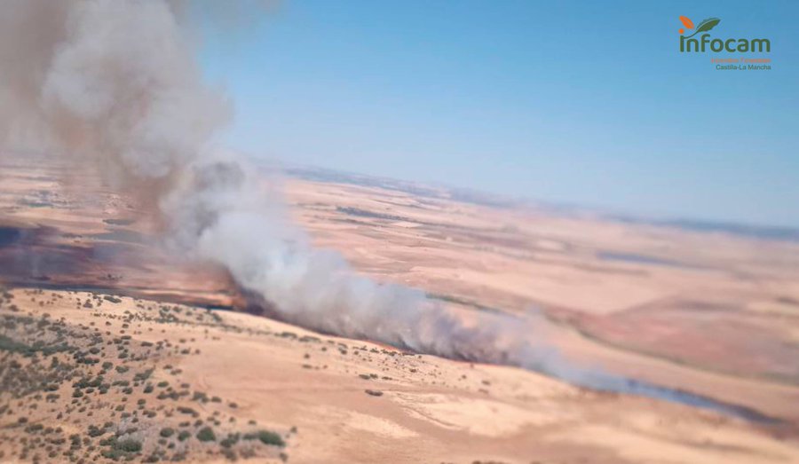 Incendio forestal activo en Corral de Calatrava, Ciudad Real