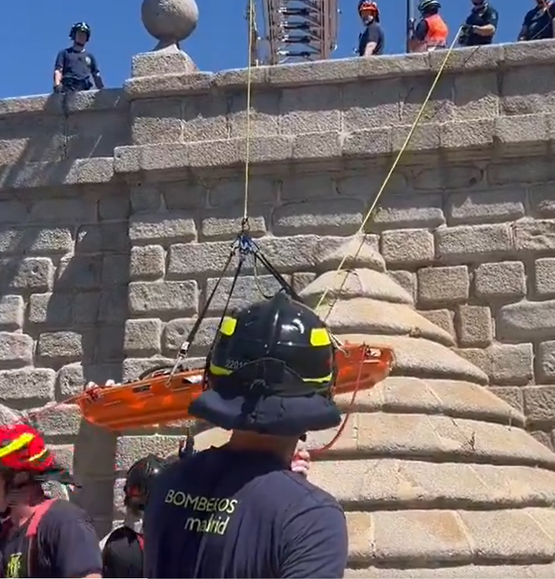 ¡Rescate en Madrid Río! Hombre cae desde puente