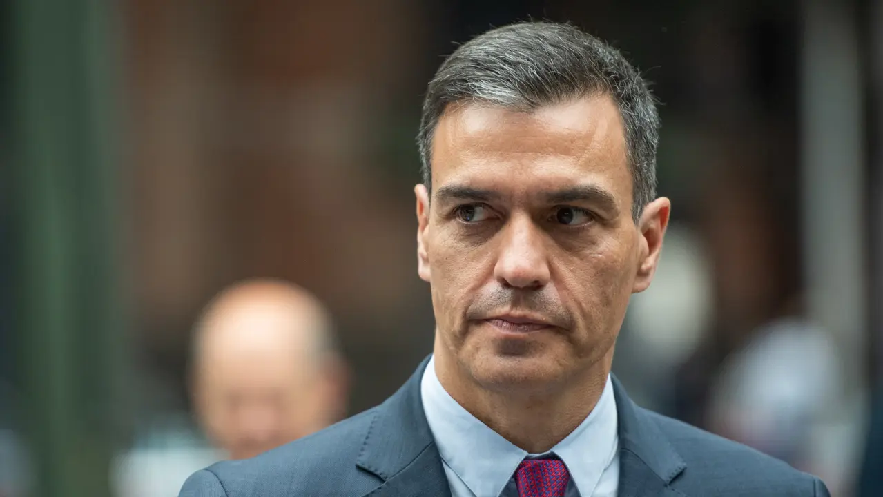 Filtración de conversaciones de Pedro Sánchez genera debate sobre posibles consecuencias penales