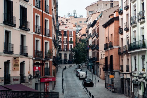 España lidera la carga fiscal sobre la vivienda en la UE: Implicaciones para el mercado inmobiliario