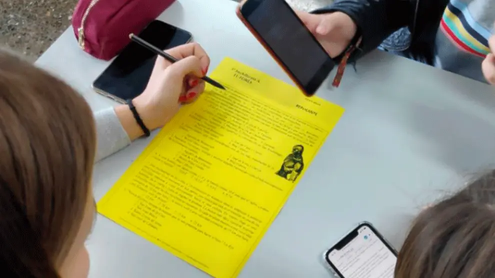 Cataluña implementa restricciones al uso de móviles en la educación secundaria